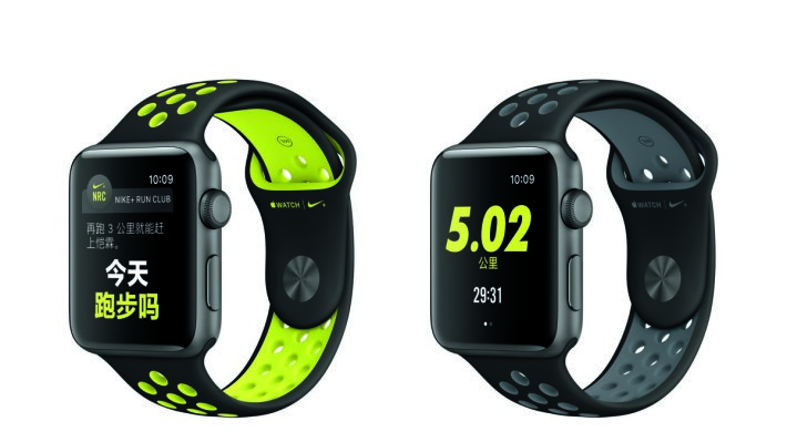 Watch42-S2-Nike+-App-4Up-SChinese_PR-PRINT1