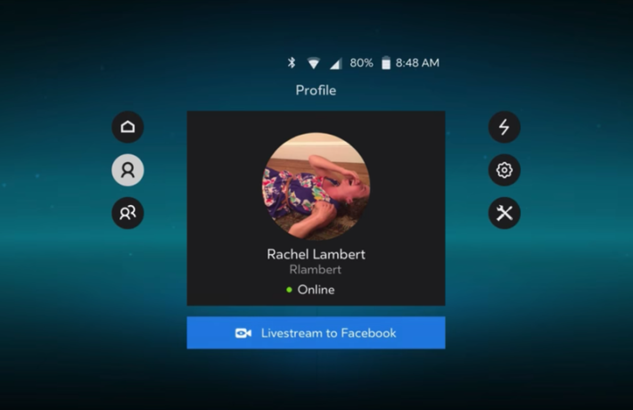 按下下方的 Livestream to Facebook 按鈕就可以將 VR 畫面在 Facebook 上直播