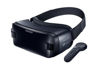 配備動態控制器的新一代 Gear VR 亦於 5 月 12 日開售，定價 $1,098。