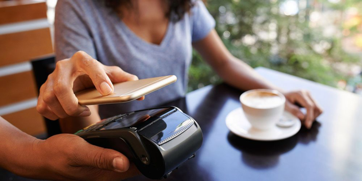 Apple Pay 就是利用 NFC 來進行的。現時 iPhone 只可以連接 Apple Pay 標籤。