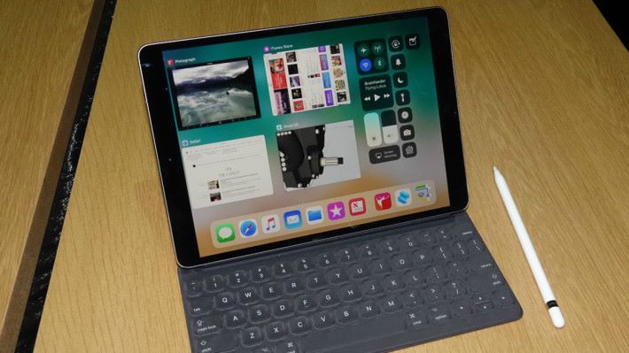新版本 iPad Pro 性能足以和手提電腦相比。