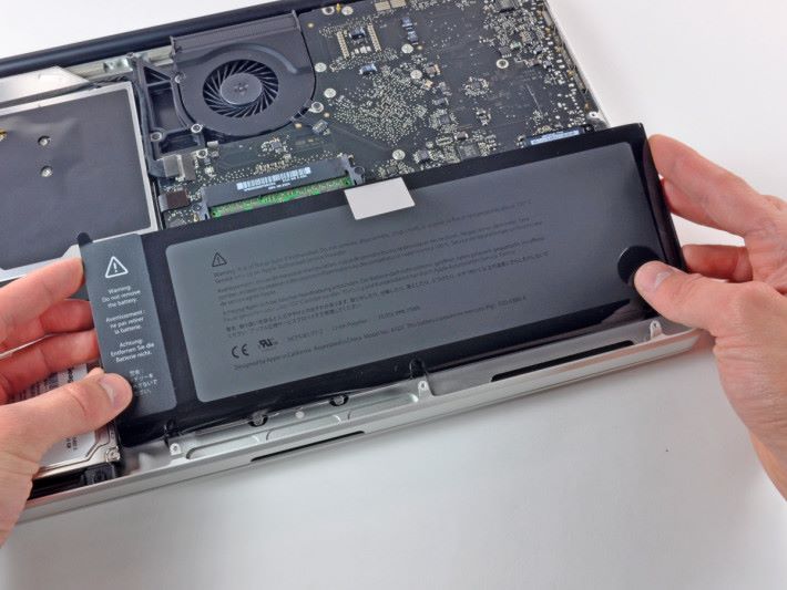 舊有 2012、13版的 MacBook Pro 電池零件持續缺貨。
