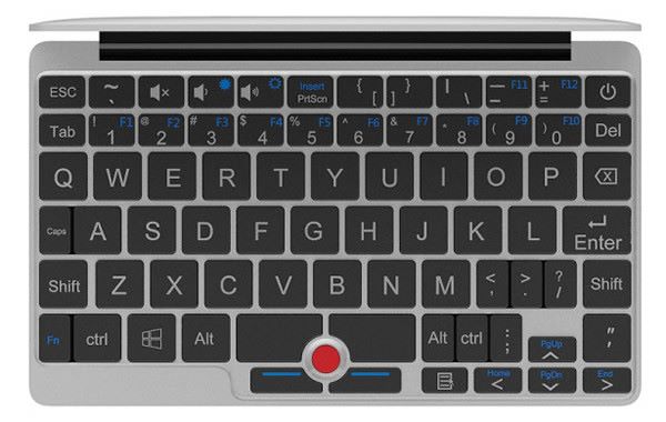 Keyboard 按鍵較小，但總算所有按鍵齊全。