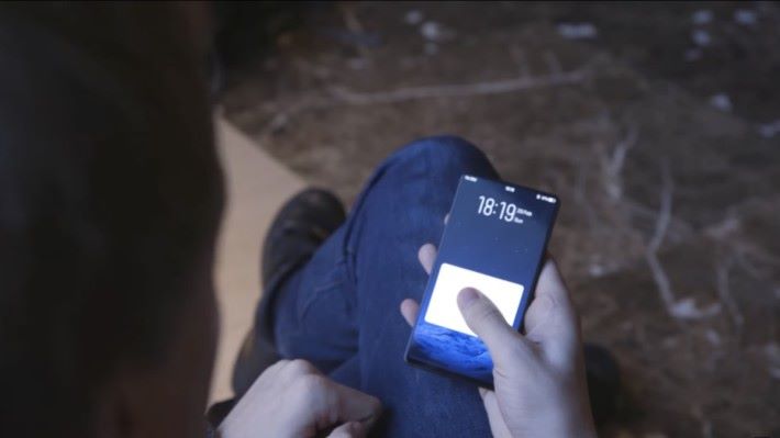 Vivo 在 MWC 發表這部槪念手機 Apex 裡面包含不少破格槪念