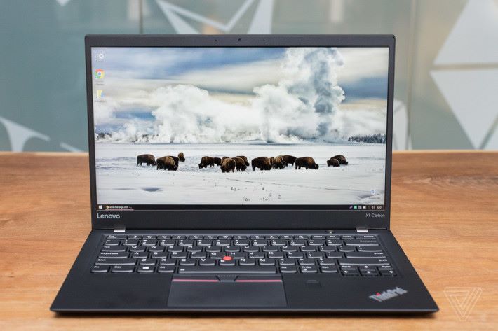 受影響的 ThinkPad X1 Carbon 是在 2016 年 12 月至 2017 年 10 月期間製造的第 5 代筆記簿型電腦