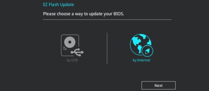 可在 EZ Flash 工具中，選擇從網絡下載 BIOS 更新。