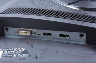 端子方面提供 DVI、HDMI及 Display Port 各一組，玩家可連接電腦外加遊戲主機。