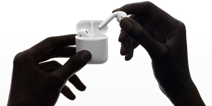 AirPods 的理想業績，推動 Apple 積極開發耳罩式無線耳機。