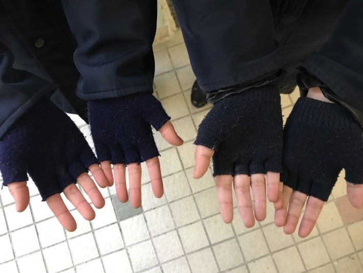 暖包是寒冬中偉大的發明，但亦會製造了不少廢物，大家可以不妨考慮下轉用手套，以環保的方式進行保暖。