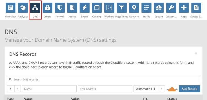 1. 登入 CloudFlare ，在網頁頂部選擇「 DNS 」，然後在域名清單中選取要啟動 DNSSEC 的域名；