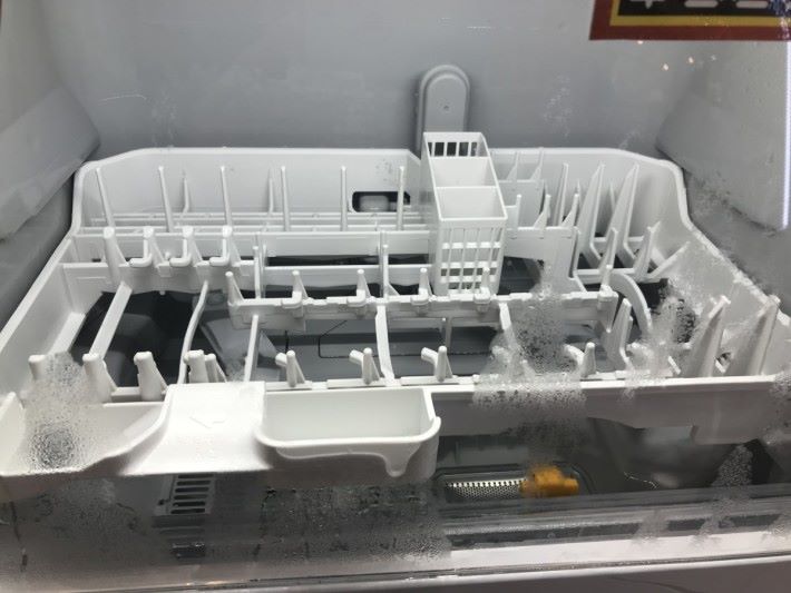 一部洗碗碟機內，藏有多個微型感應裝置，你是否知道？