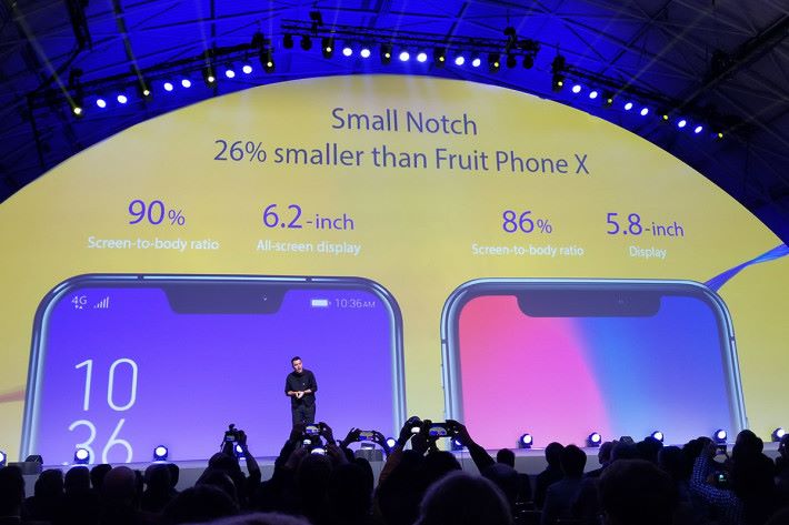 ZenFone 5 和 5z 的屏佔比高達 90%。