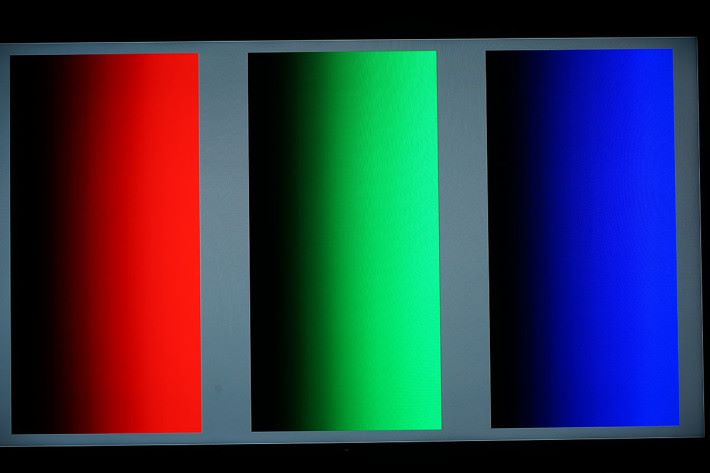 X9000F 透過 X1 Extreme 圖像處理，色階變化表現相當好，少有一層層的斷層。
