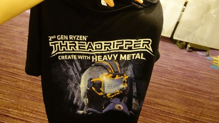 第２代 Threadripper CPU T 恤正面
