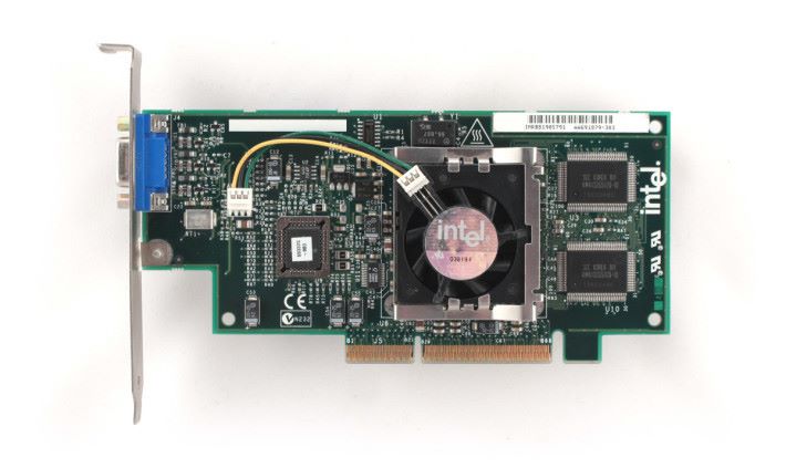 20 年前的 Intel i740 獨立 GPU。