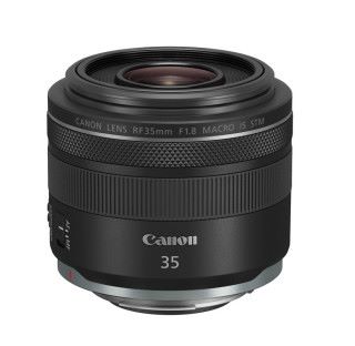  Canon RF 35mm f/1.8 Macro IS STM 具備 0.5x 放大率。