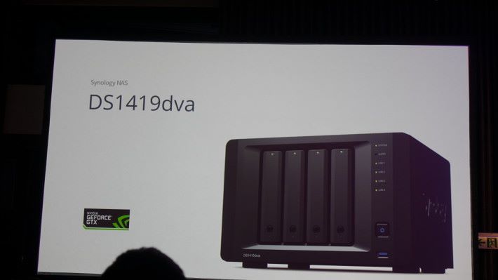 DS1419dva 內置有 NVIDIA GTX 1050 Ti 獨立顯示卡，不過為保穩定，用戶並不能把這張卡拆出來，或自行插另一張顯示卡進去。