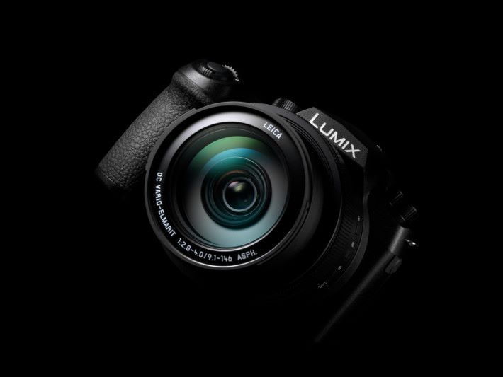 Panasonic Lumix FZ1000 II 採用 1 吋 2,010 萬像素感光元件。
