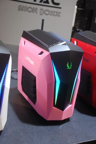 同場還有MEK Mini最新的粉紅色特別版。配搭Intel第9代CPU及RTX 2070顯示卡。