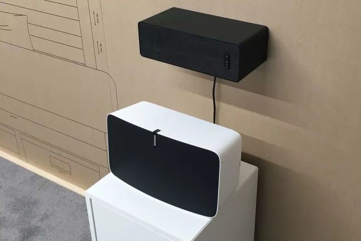 SONOS x IKEA 將會推出全新的 SYMFONISK 音響系列，同樣可以利用 SONOS 手機應用來控制。