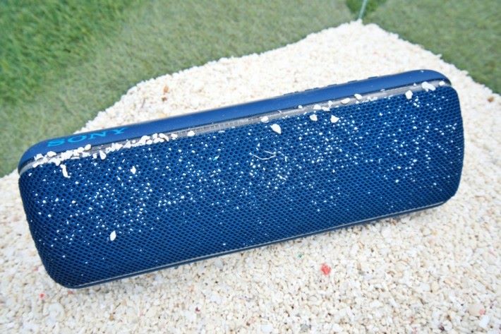 ．三防設計可以防水防沙，不過喇叭網清潔倒要花多些時間沖水。