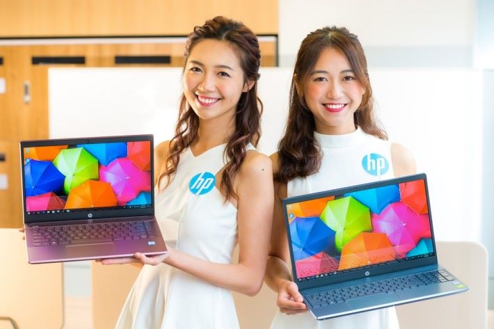 全新HP Pavilion系列備有多款顏色選擇，採用鍵盤襯托機身顏色的雙色設計，迎合用家的不同風格和喜好
