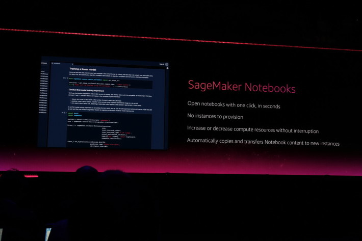 SageMaker Notebook 自動部署機械學習模型，按所需容量啟動相關執行個體。