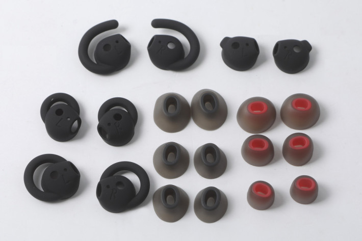 1MORE ANC提供的耳膠共有十對，種類和尺寸齊備。