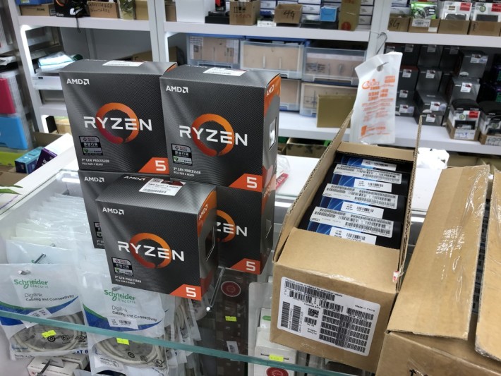 目前 Intel 貨源還尚可，但 AMD 香港代理已稱有點告急。