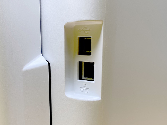 除了無線連接亦可以 USB 或網絡進行連接。
