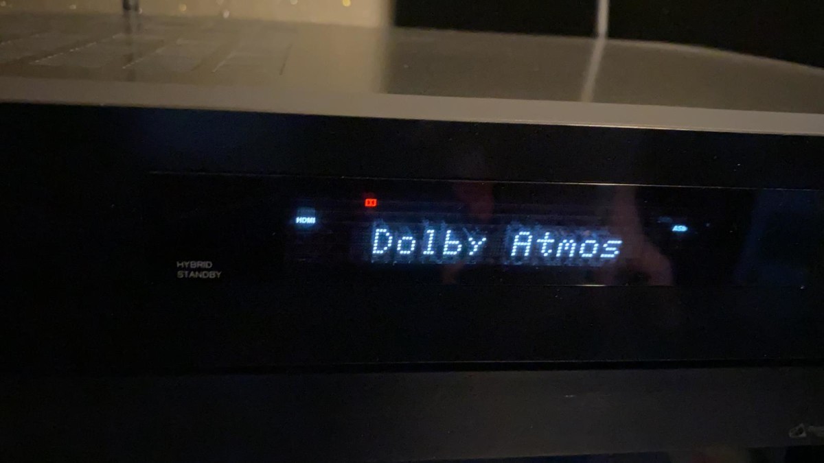 ． AV 擴音機成功以 Dolby Atmos 方式解碼，音場變得比立體聲擴大和有深度。