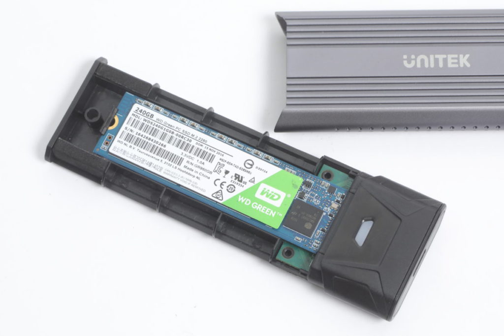 SATA M.2 SSD 測試採用 WD Green 240GB
