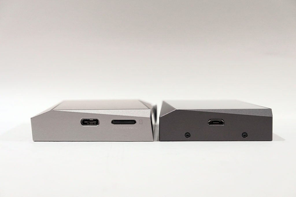 SR25 （左）改為使用 USB-C，充電更快又可帶少條線出街，microSDXC 卡槽也改放 USB-C 旁。