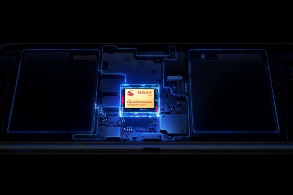 使用 Snapdragon 865+ 處理器，並將大部份組件置於機身中央位置。