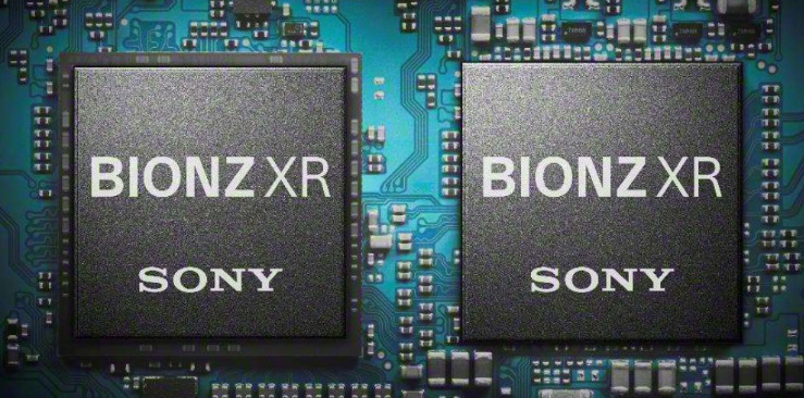 Bionz XR 影像處理器效能比上一代 Bionz X 提升達 8 倍。