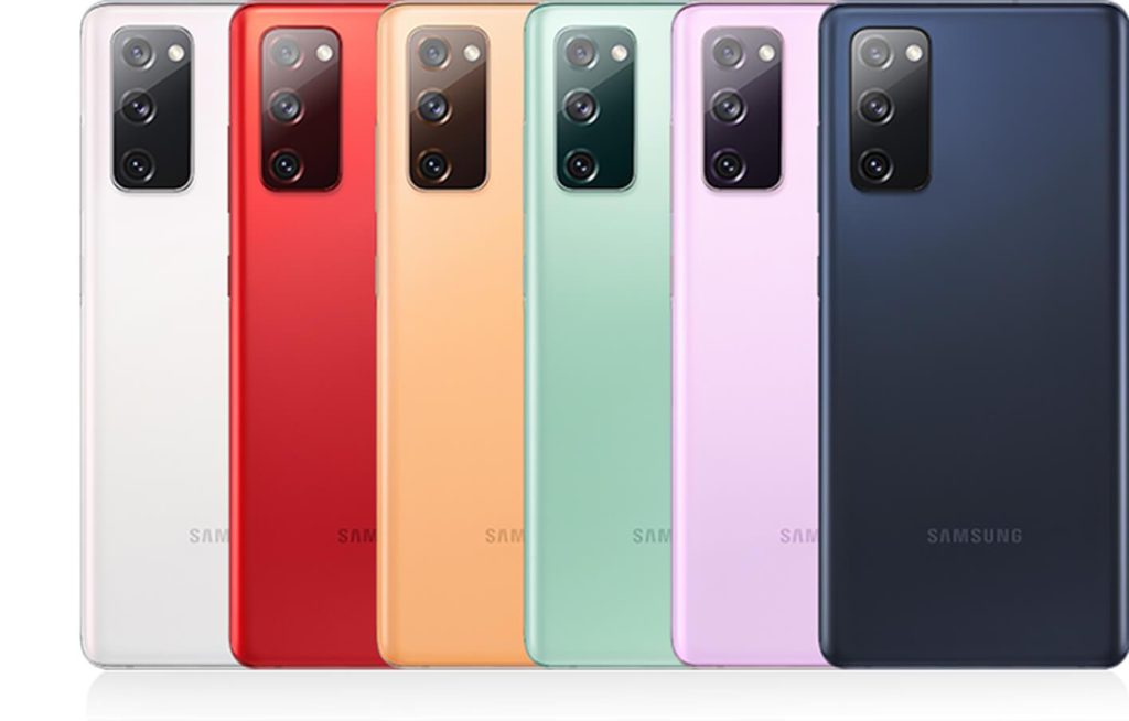 Galaxy S20 FE 將具備六種顏色，機背三鏡主攝布局貌似現時的 Galaxy Note20，當中的綠色款同現時 Galaxy Note20「霧光綠」極之相似，而且亦有粉紅色可揀。