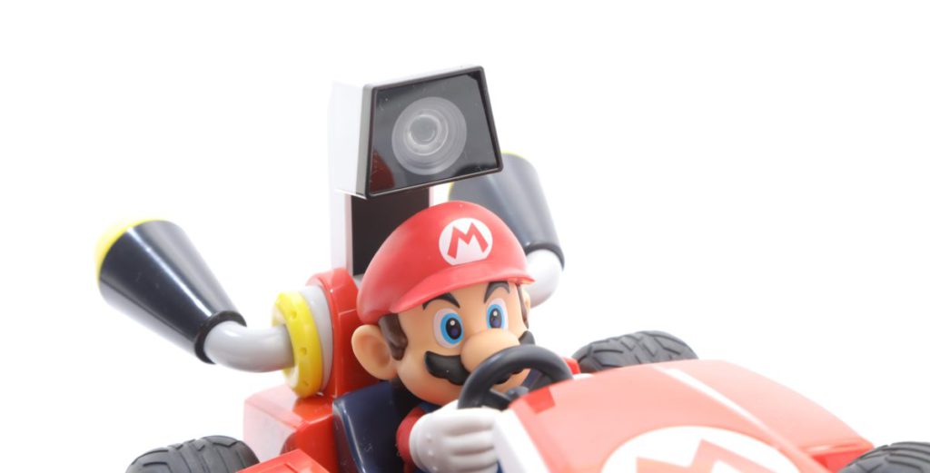由於是以 Mario 頭上的固定 AR 鏡頭去拍攝畫面，所以遊玩時不設有倒後鏡頭觀看。