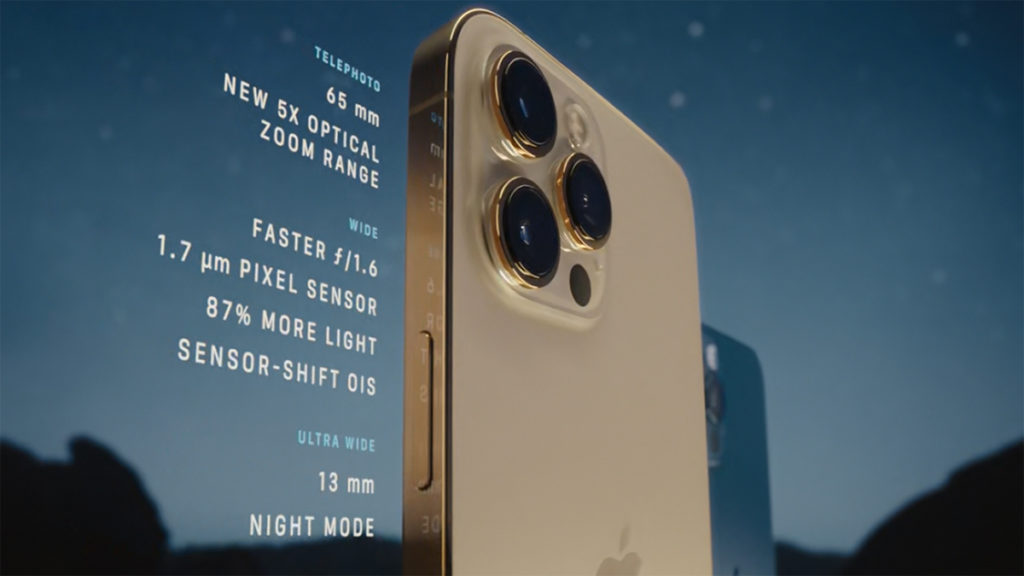 去年的 iPhone 12 Pro Max 採用更大的感光元件和感應器移動式光學影像防震功能，令它成為系列當中攝力最強的手機。