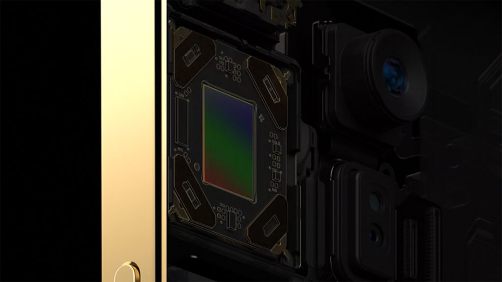 如無反相機內機身防震功能，「感應器移動式光學影像防震」功能」可每秒進行 5,000 項調整，速度快達 iPhone 11 Pro 的五倍，拍攝穩定性比鏡頭光學防震功能更好。