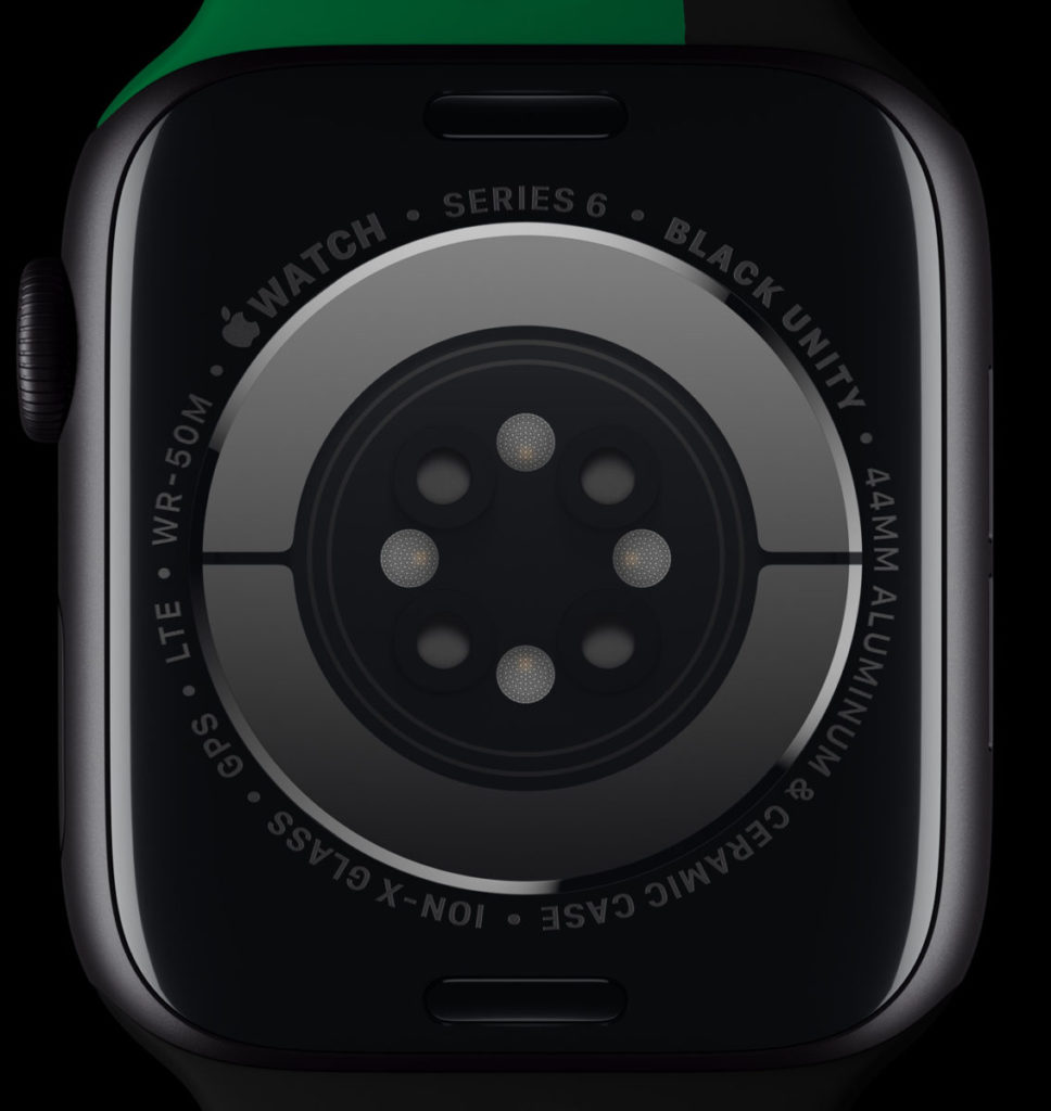 限定版 Apple Watch Series 6 Black Unity 手錶底部水晶玻璃會以激光刻上「 Black Unity 」的字樣。