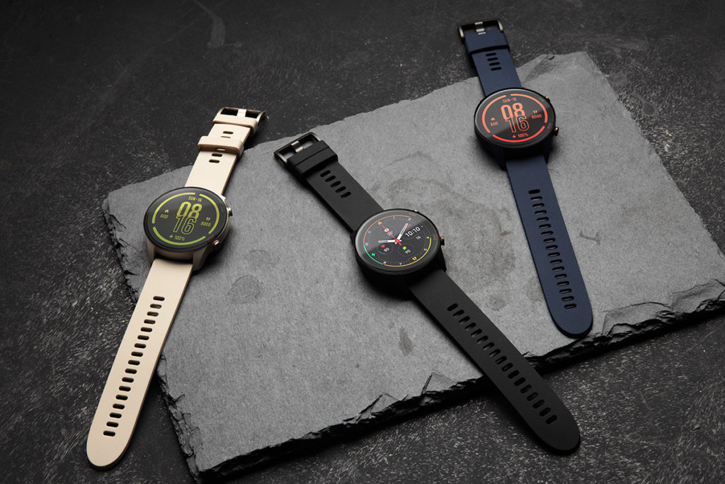 小米手錶運動版提供典雅黑、深空藍及象牙白三種顏色以供選擇，更加入血氧水平檢測功能。