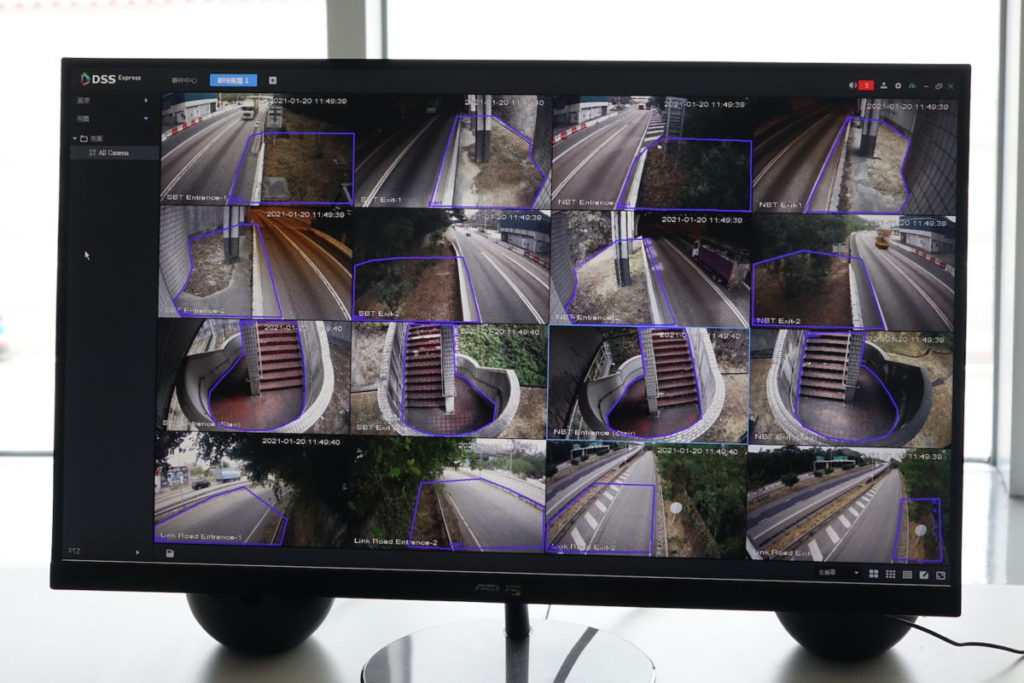 控制室設有顯示畫面，展示 16 個鏡頭的實時影像。