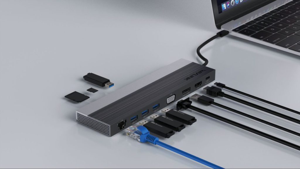 配備 HDMI, DP 及 VGA 輸出