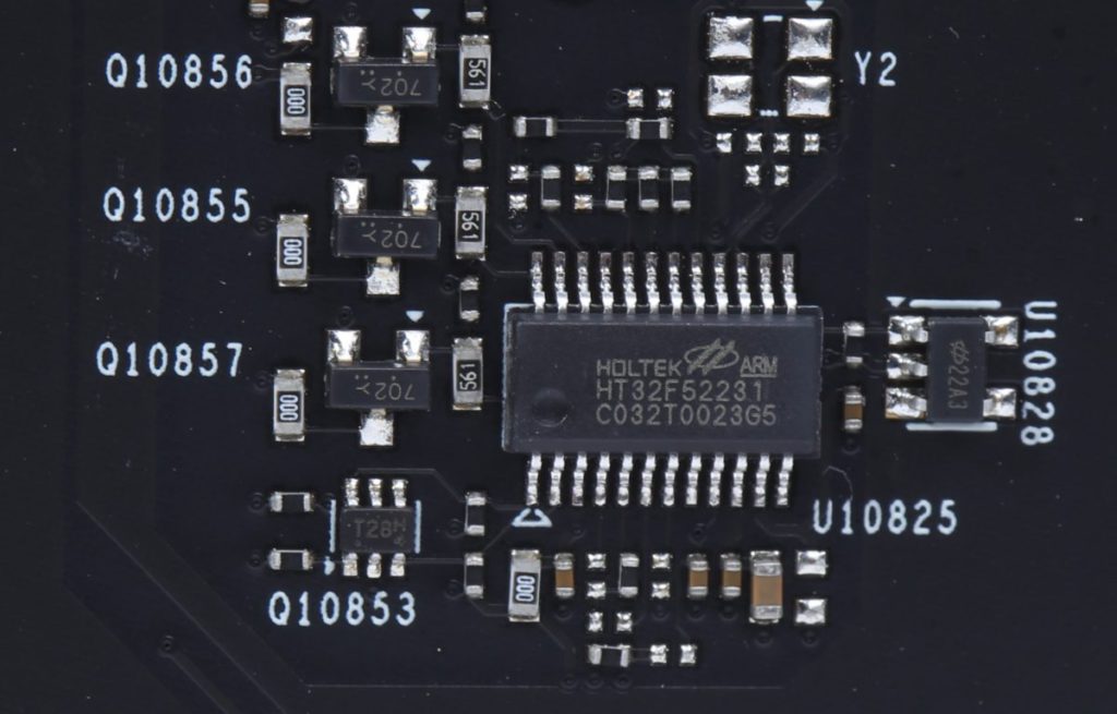 特設 Holtek HT32F52231 32-Bit Arm Cortex-M0+ MCU 控制 RGB 燈效。