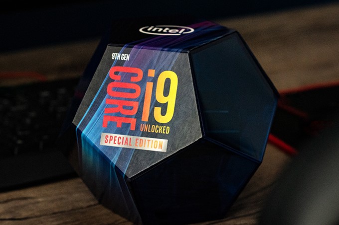 Core i9-9900K 的球型盒裝因為設計特別，成為不少 DIY 玩家珍藏物。