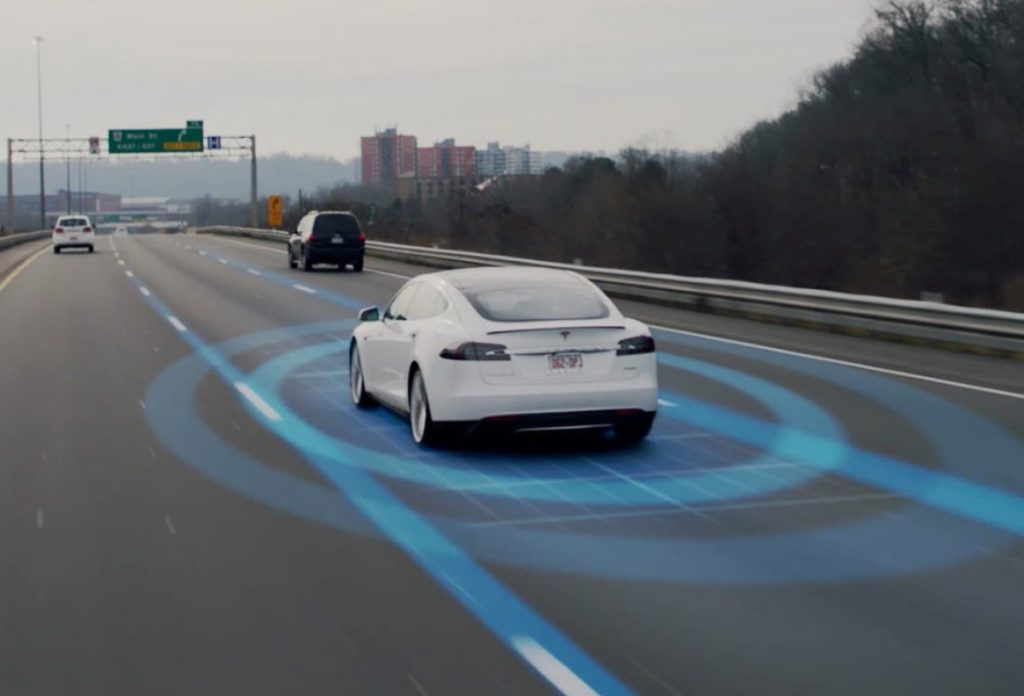 若Tesla 在2022年前推出全自動駕駛，可在2025 年的自動駕駛的士市場取得20%。