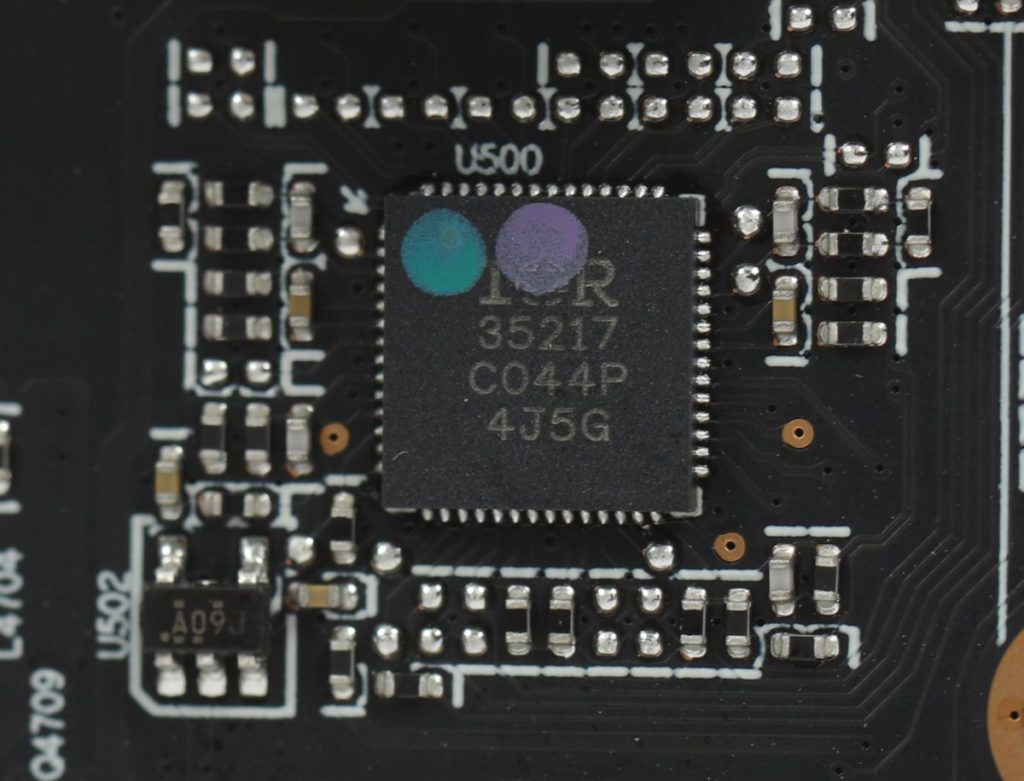 以及這顆 Infineon 出品的 IR 35217 PWM 晶片