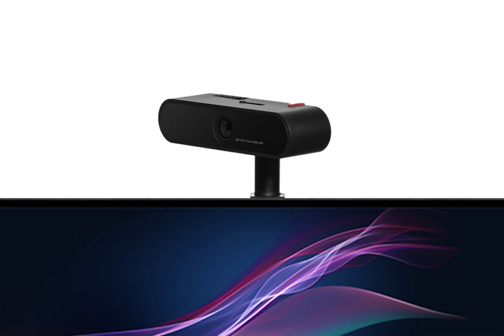 ThinkVision MC50 可以插在 ThinkVision T24m 機背的專用 USB 插頭，令 Webcam 可以掛在屏幕頂上。
