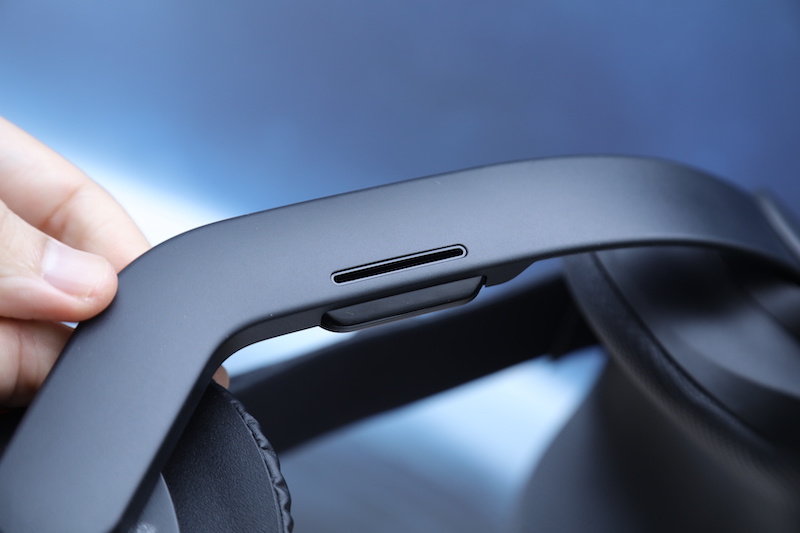Vive Focus 3 採用無接觸的雙驅動指向性揚聲器，兼顧音響效果和漏聲。