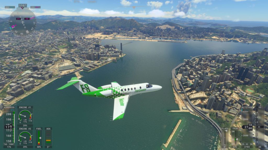 駕駛飛機飽覽維港景色，並與 PC 版玩家在同一片虛擬天空下飛翔。